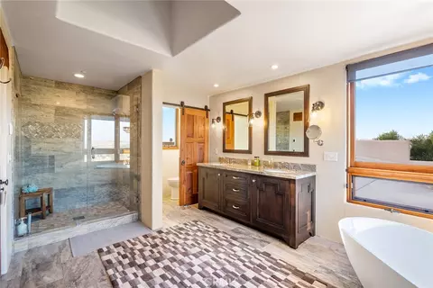 Bath - 7010 Wilderness Ln, Paso Robles, CA 93446 photo 1 of 6