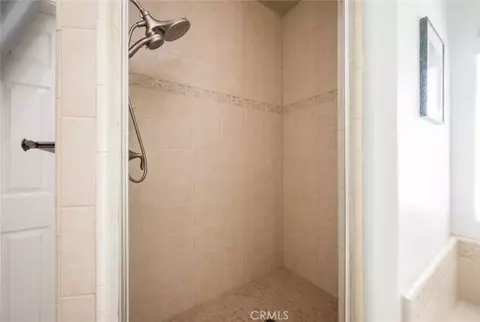 Bath - 427 Olive St, Paso Robles, CA 93446 photo 1 of 4