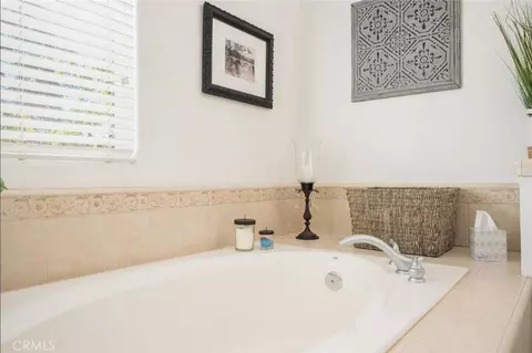 Bath - 427 Olive St, Paso Robles, CA 93446 photo 3 of 4
