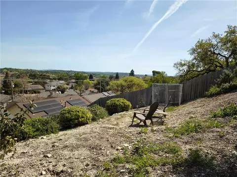 Exterior - 427 Olive St, Paso Robles, CA 93446 photo 2 of 7