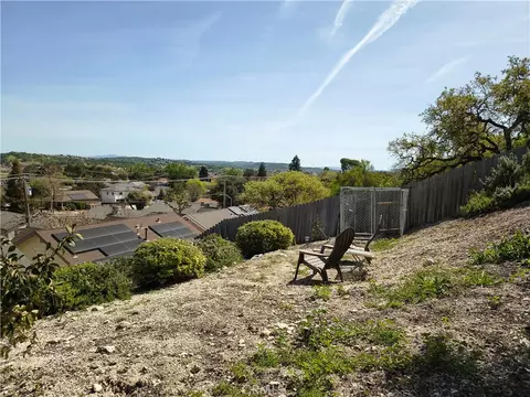 Exterior - 427 Olive St, Paso Robles, CA 93446 photo 2 of 6