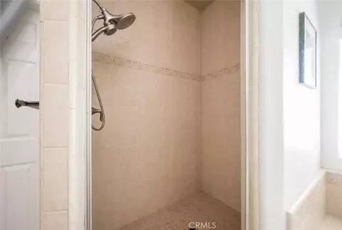Bath - 427 Olive St, Paso Robles, CA 93446 photo 1 of 4