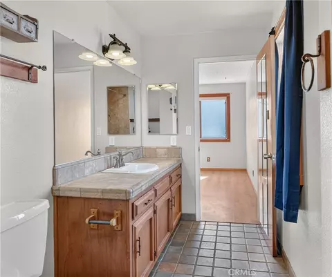 Bath - 1623 Longbranch, Grover Beach, CA 93433 photo 1 of 4