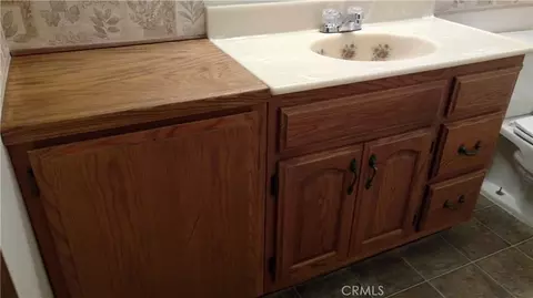Bath - 1792 Ash, Wrightwood, CA 92397 photo 6 of 8