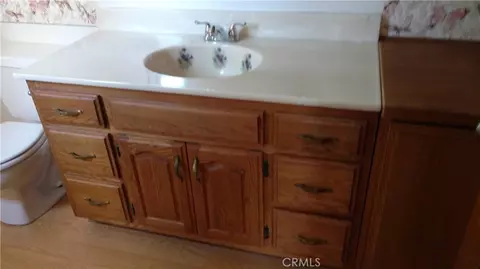 Bath - 1792 Ash, Wrightwood, CA 92397 photo 5 of 8