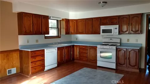 Kitchen - 1792 Ash, Wrightwood, CA 92397 photo 1 of 3