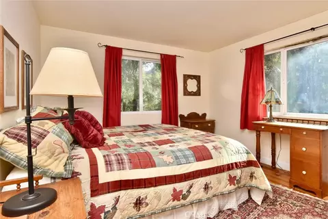 Bedroom - 76450 Deer Pass Rd, Bradley, CA 93426 photo 2 of 2