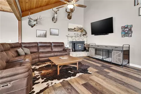 Living - 2647 Oak Shrs, Bradley, CA 93426 photo 2 of 3
