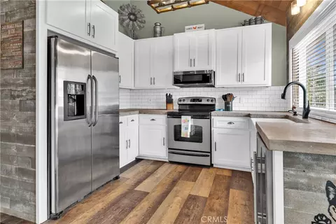 Kitchen - 2647 Oak Shrs, Bradley, CA 93426 photo 3 of 4