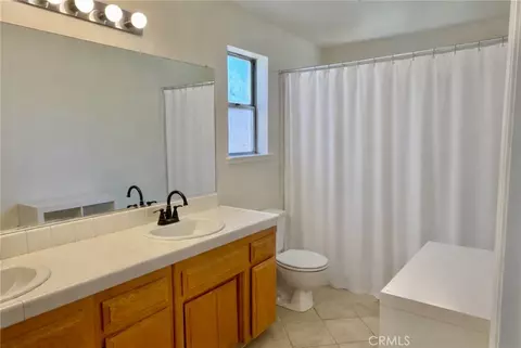 Bath - 192 Sandbar Ct, Paso Robles, CA 93446 photo 1 of 2