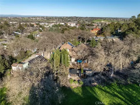 View/Area - 110 11th, Paso Robles, CA 93446 photo 2 of 5