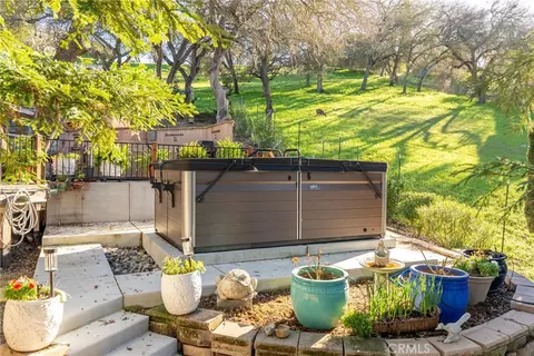 Exterior - 110 11th, Paso Robles, CA 93446 photo 3 of 19