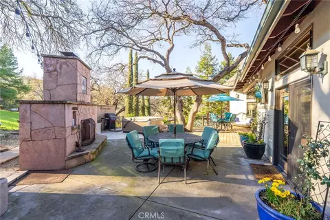 Exterior - 110 11th, Paso Robles, CA 93446 photo 4 of 19