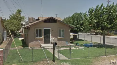 8712 Gail Marie Dr, Lamont, CA 93241