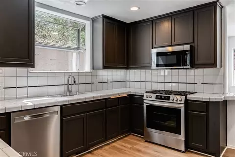 Kitchen - 6281 York Mtn, Templeton, CA 93465 photo 2 of 3