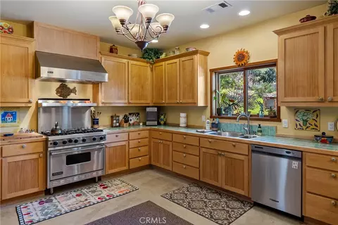 Kitchen - 325 Conover Ln, Templeton, CA 93465 photo 1 of 4