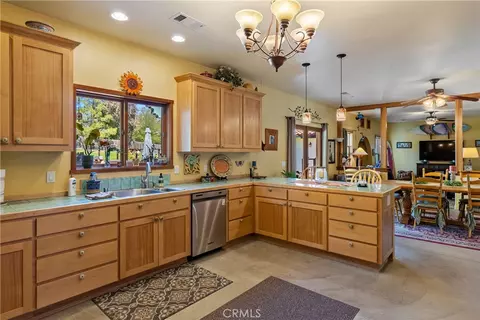 Kitchen - 325 Conover Ln, Templeton, CA 93465 photo 3 of 4