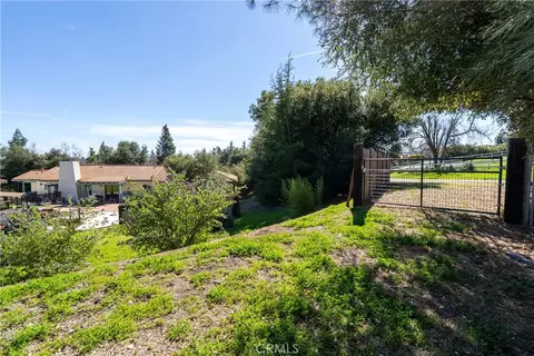 Exterior - 325 Conover Ln, Templeton, CA 93465 photo 8 of 12