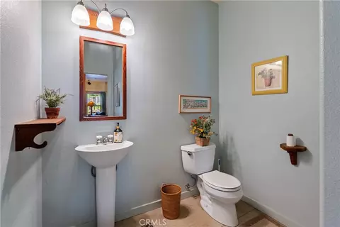 Bath - 325 Conover Ln, Templeton, CA 93465 photo 1 of 4
