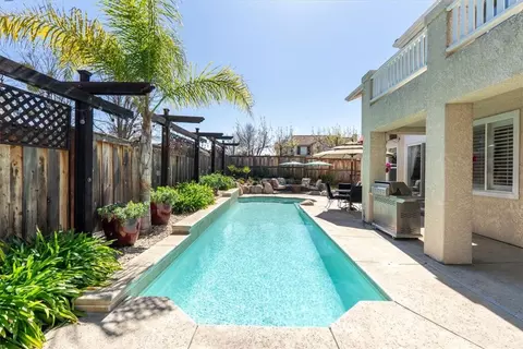 Exterior - 1945 Fieldstone, Paso Robles, CA 93446 photo 7 of 12