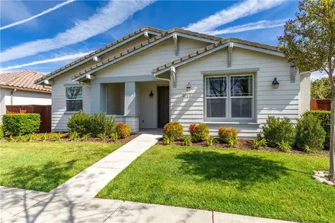 2562 Alameda Dr, Paso Robles, CA 93446