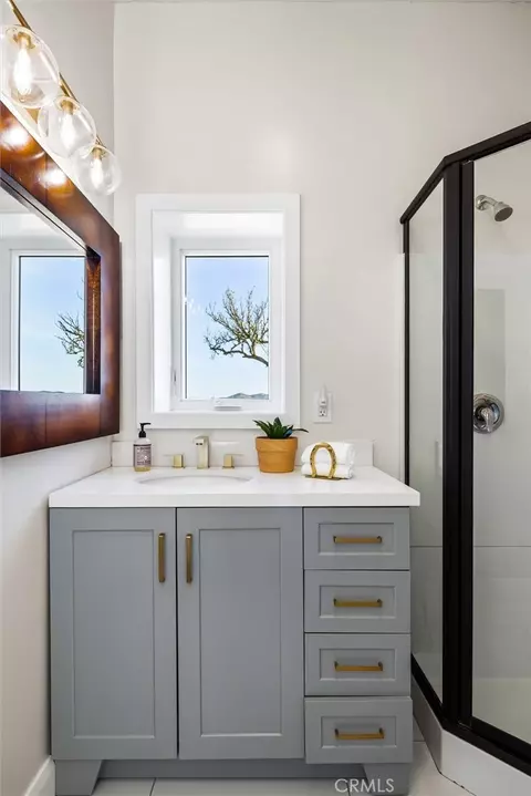 Bath - 7491 Kingsbury Rd, Templeton, CA 93465 photo 3 of 5