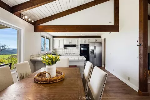 Dining - 7491 Kingsbury Rd, Templeton, CA 93465 photo 2 of 5