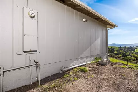 Exterior - 7491 Kingsbury Rd, Templeton, CA 93465 photo 7 of 13