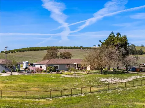 Exterior - 7491 Kingsbury Rd, Templeton, CA 93465 photo 1 of 13