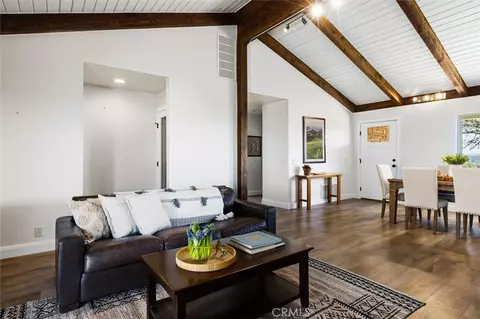 Living - 7491 Kingsbury Rd, Templeton, CA 93465 photo 2 of 3
