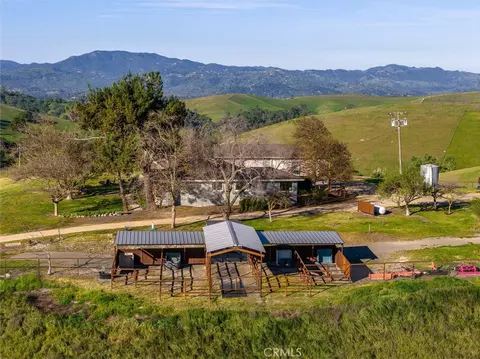 Exterior - 7491 Kingsbury Rd, Templeton, CA 93465 photo 10 of 13