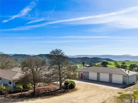 Exterior - 7491 Kingsbury Rd, Templeton, CA 93465 photo 5 of 13