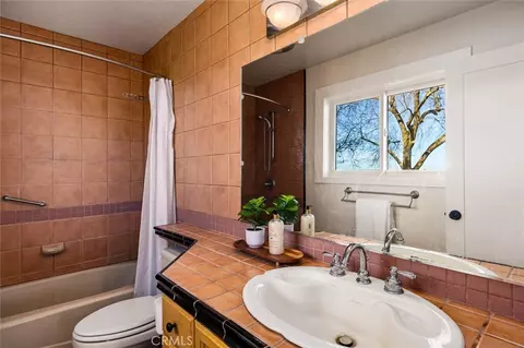 Bath - 7491 Kingsbury Rd, Templeton, CA 93465 photo 1 of 5