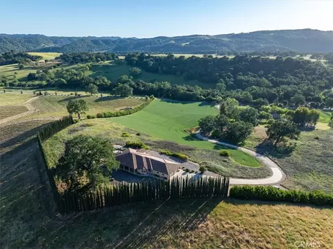 View/Area - 5250 Vineyard, Paso Robles, CA 93446 photo 3 of 6
