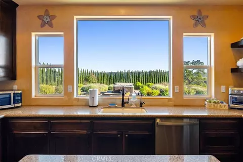 Kitchen - 5250 Vineyard, Paso Robles, CA 93446 photo 3 of 6