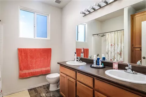 Bath - 731 Renate Way, Paso Robles, CA 93446 photo 2 of 4