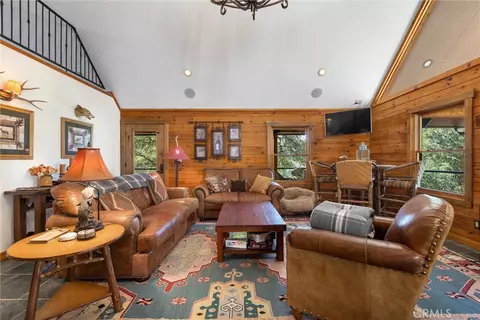 Living - 5765 Dago Ln, Paso Robles, CA 93446 photo 2 of 3