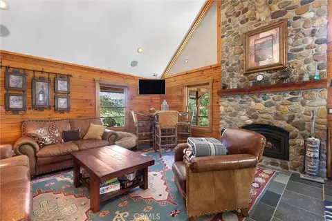 Living - 5765 Dago Ln, Paso Robles, CA 93446 photo 3 of 3