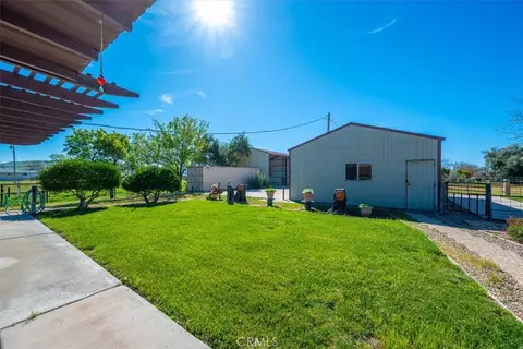 Exterior - 2100 Starkey Rd, Shandon, CA 93461 photo 1 of 8