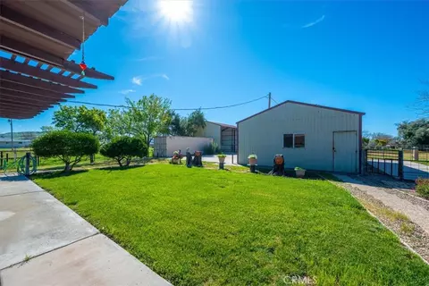 Exterior - 2100 Starkey Rd, Shandon, CA 93461 photo 1 of 8
