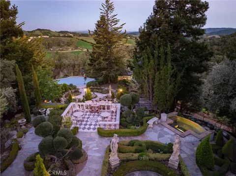 Exterior - 5405 Vineyard Dr, Paso Robles, CA 93446 photo 3 of 24