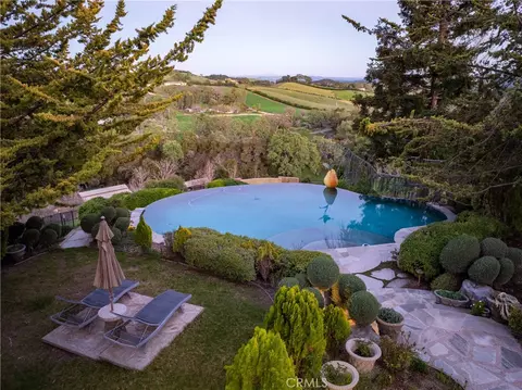 Exterior - 5405 Vineyard Dr, Paso Robles, CA 93446 photo 4 of 24