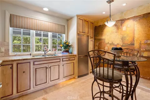 Kitchen - 5405 Vineyard Dr, Paso Robles, CA 93446 photo 4 of 5