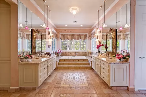 Bath - 5405 Vineyard Dr, Paso Robles, CA 93446 photo 4 of 5