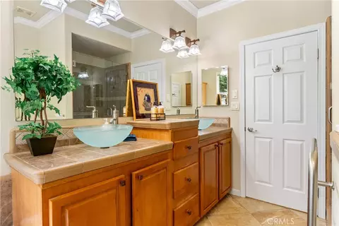 Bath - 5405 Vineyard Dr, Paso Robles, CA 93446 photo 5 of 5