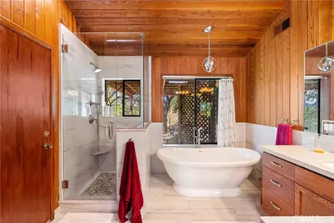 Bath - 6125 El Pomar, Templeton, CA 93465 photo 2 of 5