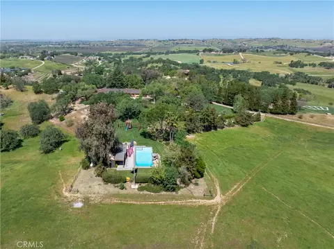 View/Area - 6125 El Pomar, Templeton, CA 93465 photo 2 of 4