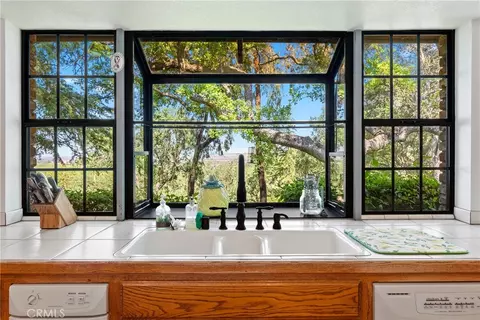 Kitchen - 6125 El Pomar, Templeton, CA 93465 photo 3 of 3
