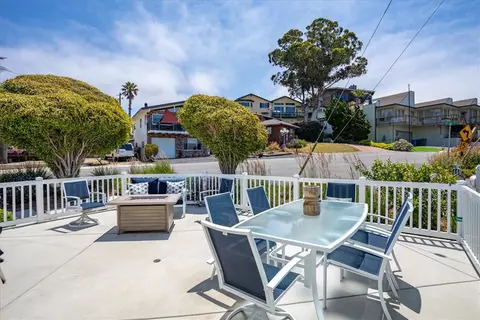 Exterior - 57 17th St, Cayucos, CA 93430 photo 3 of 7