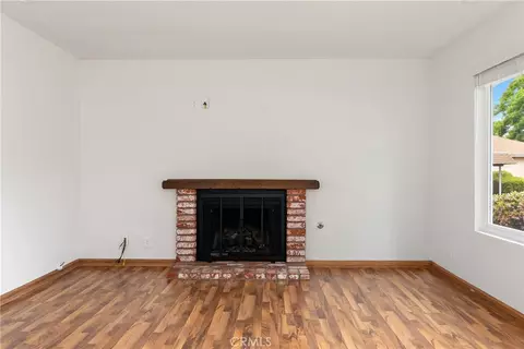 Living - 18 Flag Way, Paso Robles, CA 93446 photo 2 of 3